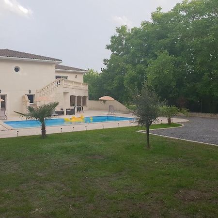 Maison Calme Et Spacieuse Bassens  Екстериор снимка
