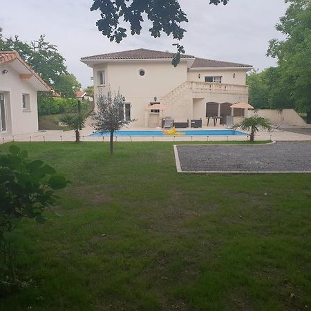 Maison Calme Et Spacieuse Bassens  Екстериор снимка