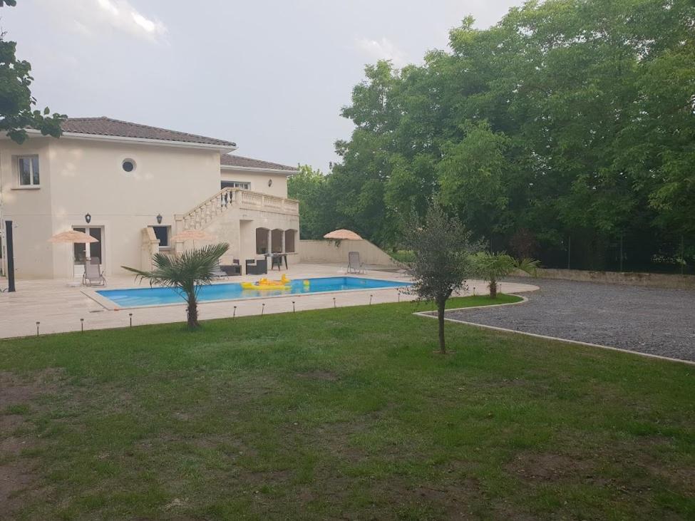 Maison Calme Et Spacieuse Bassens  Екстериор снимка