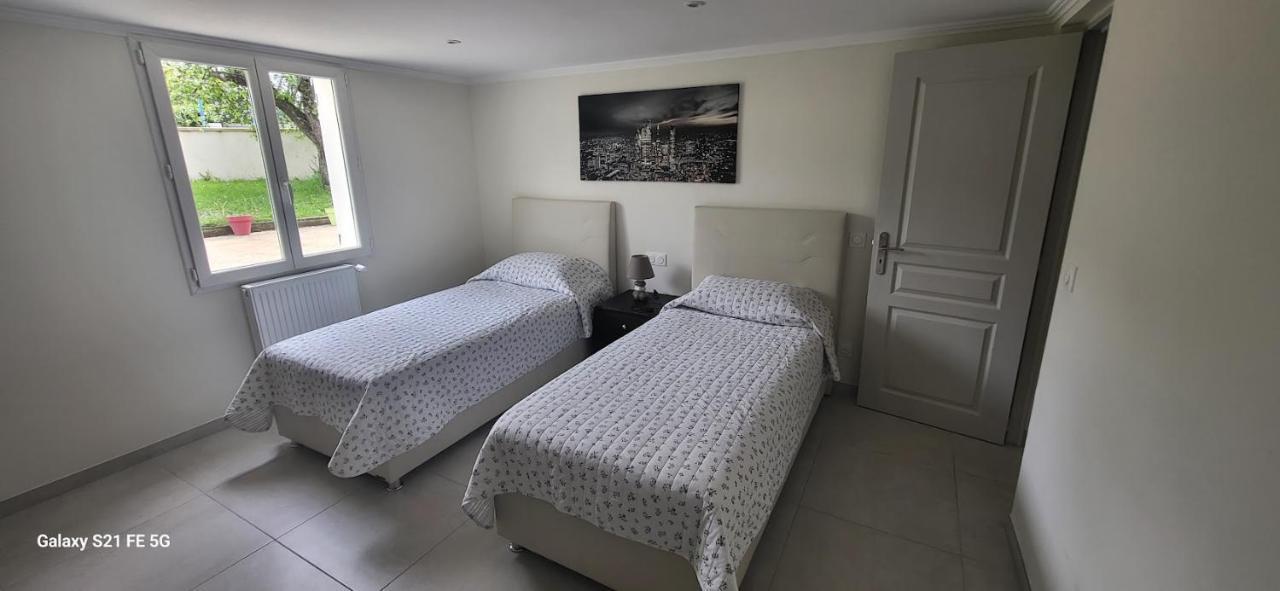 Maison Calme Et Spacieuse Bassens  Екстериор снимка
